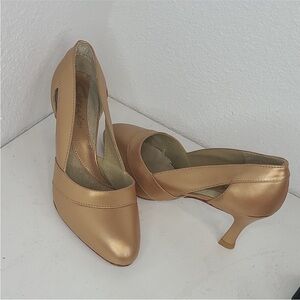 Capezio rose gold dance shoes size 6.5